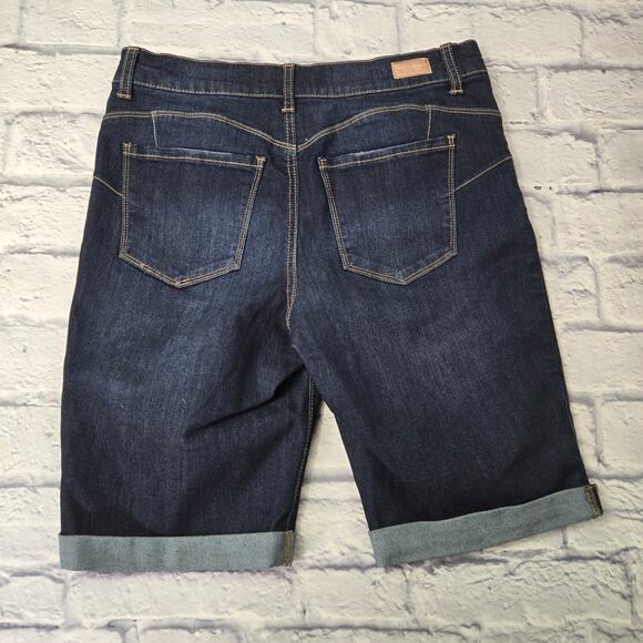 Juicy Couture Flaunt It Bottom Enhancing Dark Wash Denim Cuffed Bermudas size 10 - Picture 5 of 13